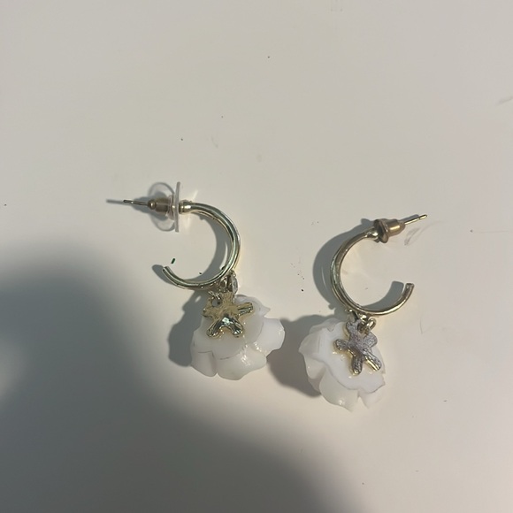 White Flower Earrings - Picture 2 of 2